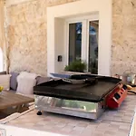 Stone House With Jacuzzi 