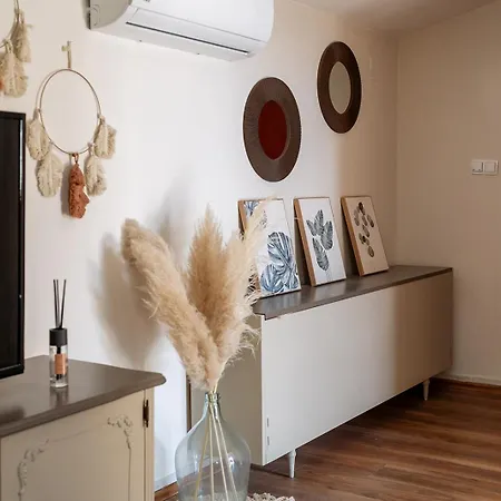 Stone House With Jacuzzi 