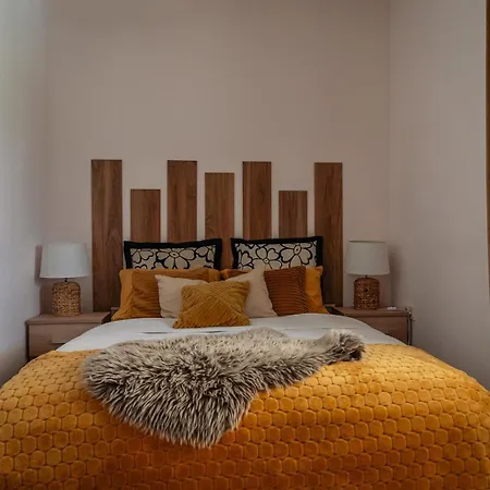 빌라 Stone House With Jacuzzi 