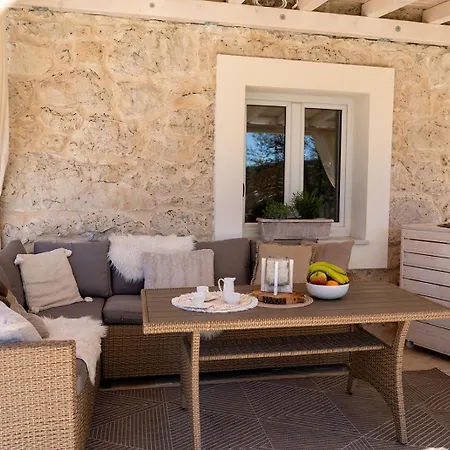 Villa Stone House With Jacuzzi 