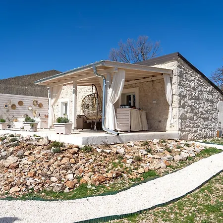 Stone House With Jacuzzi 