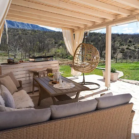 Villa Stone House With Jacuzzi 