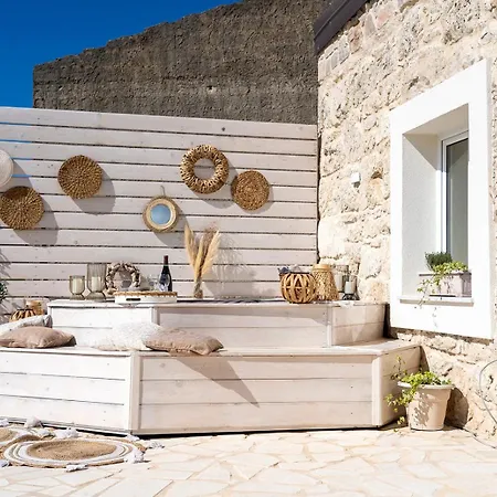 Stone House With Jacuzzi 
