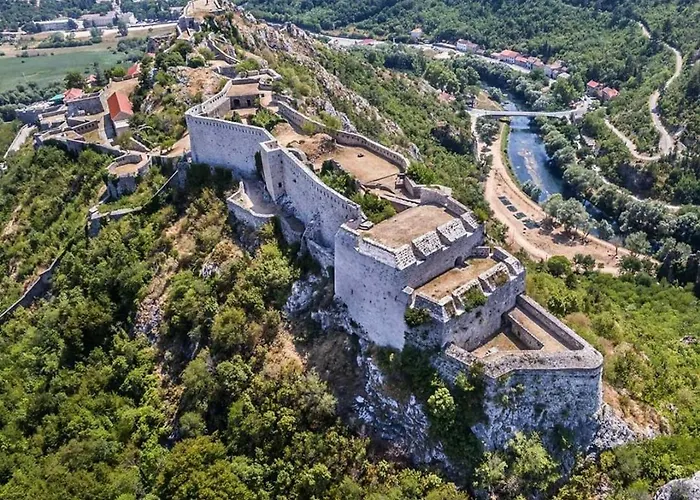 Stone House With Jacuzzi 