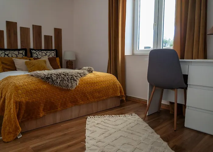 וילה Stone House With Jacuzzi 