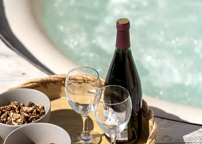 וילה Stone House With Jacuzzi 