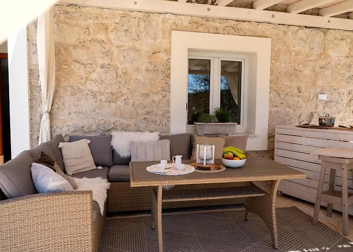 Villa Stone House With Jacuzzi 